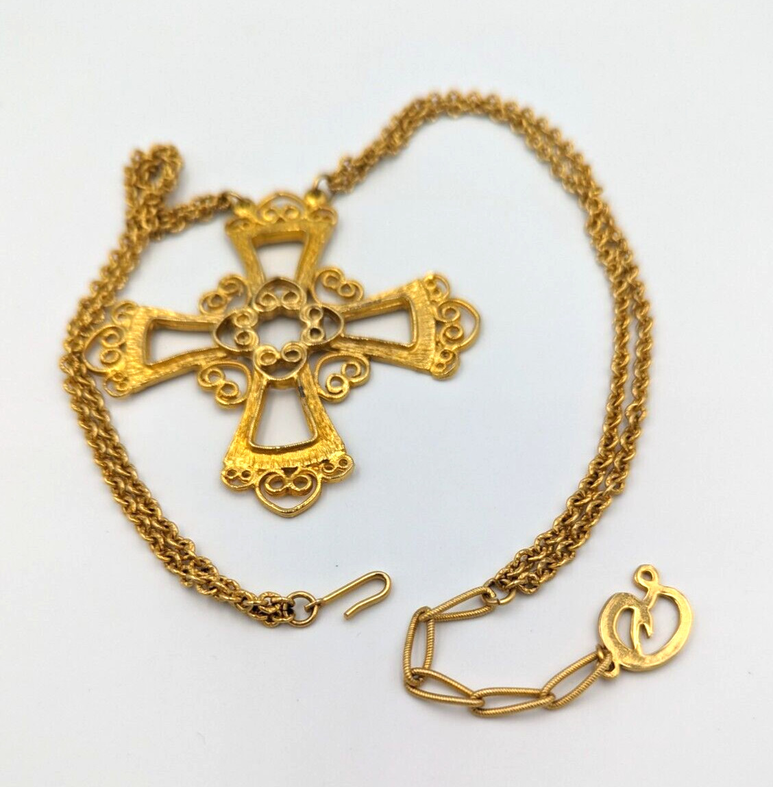 Vintage Statement Filigree Big Cross Necklace Gold Tone Hook Clasp 16″