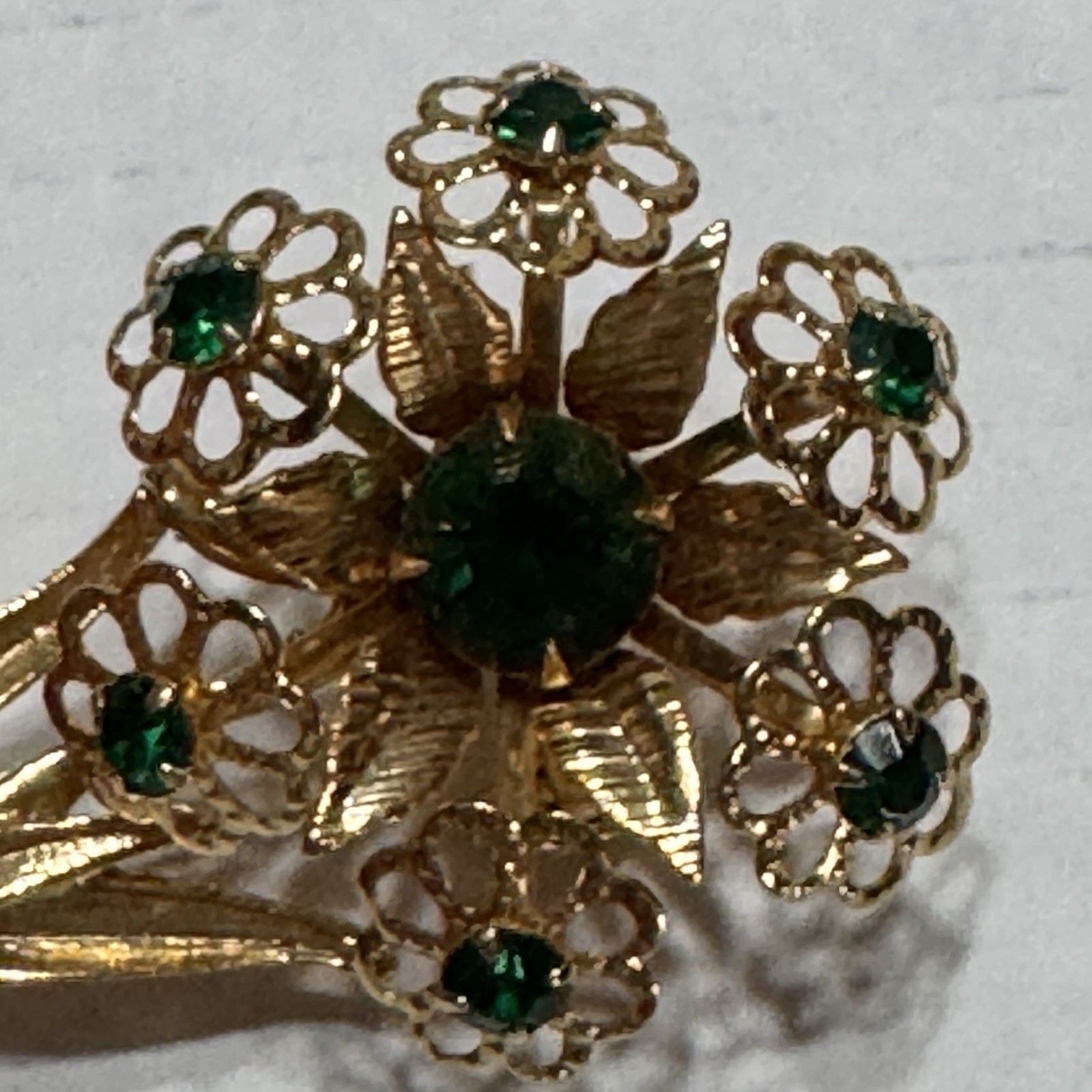 Vtg Green Rhinestone Brooch Pin Gold Tone Open Work Metal Floral Flower Grandma