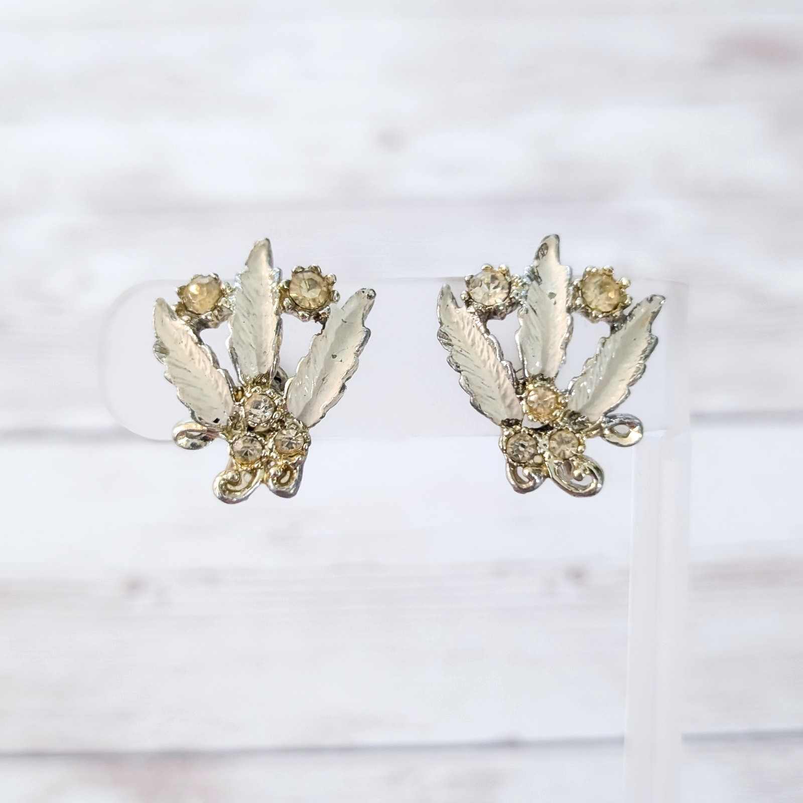 Vintage Screw On Earrings – Unusual Off White Leaves with Light Yellow Gems