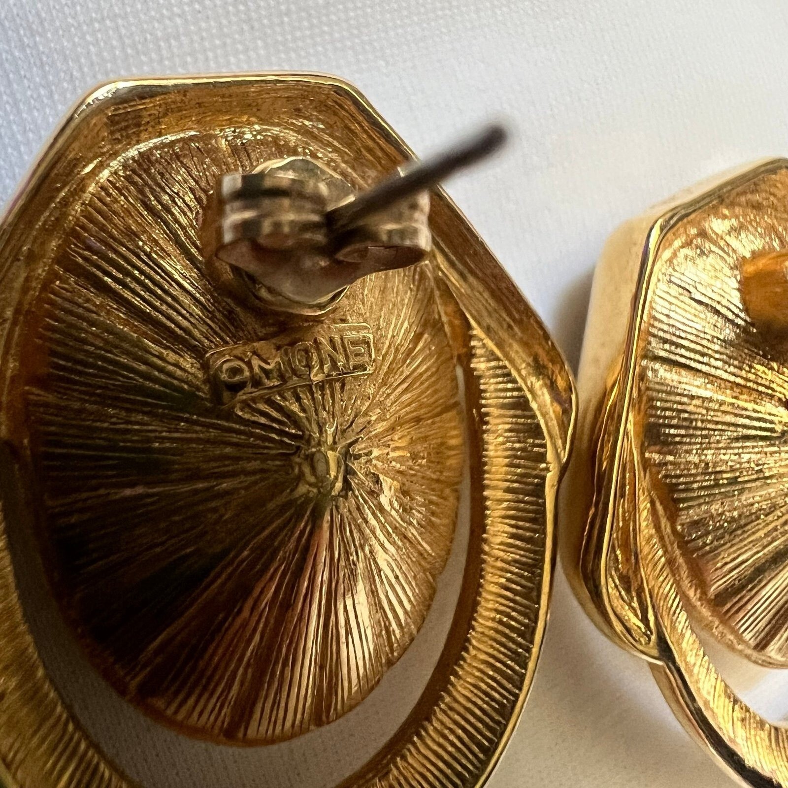 Monet Signed Purple Stone Gold Tone Costume Fashion Estate Earrings