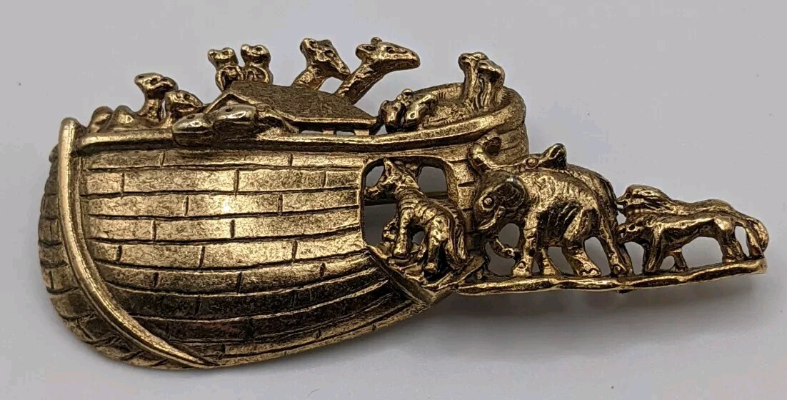 Vintage Noah’s Ark Brooch Pin Matte Gold Tone Approximately 2 3/8” Long