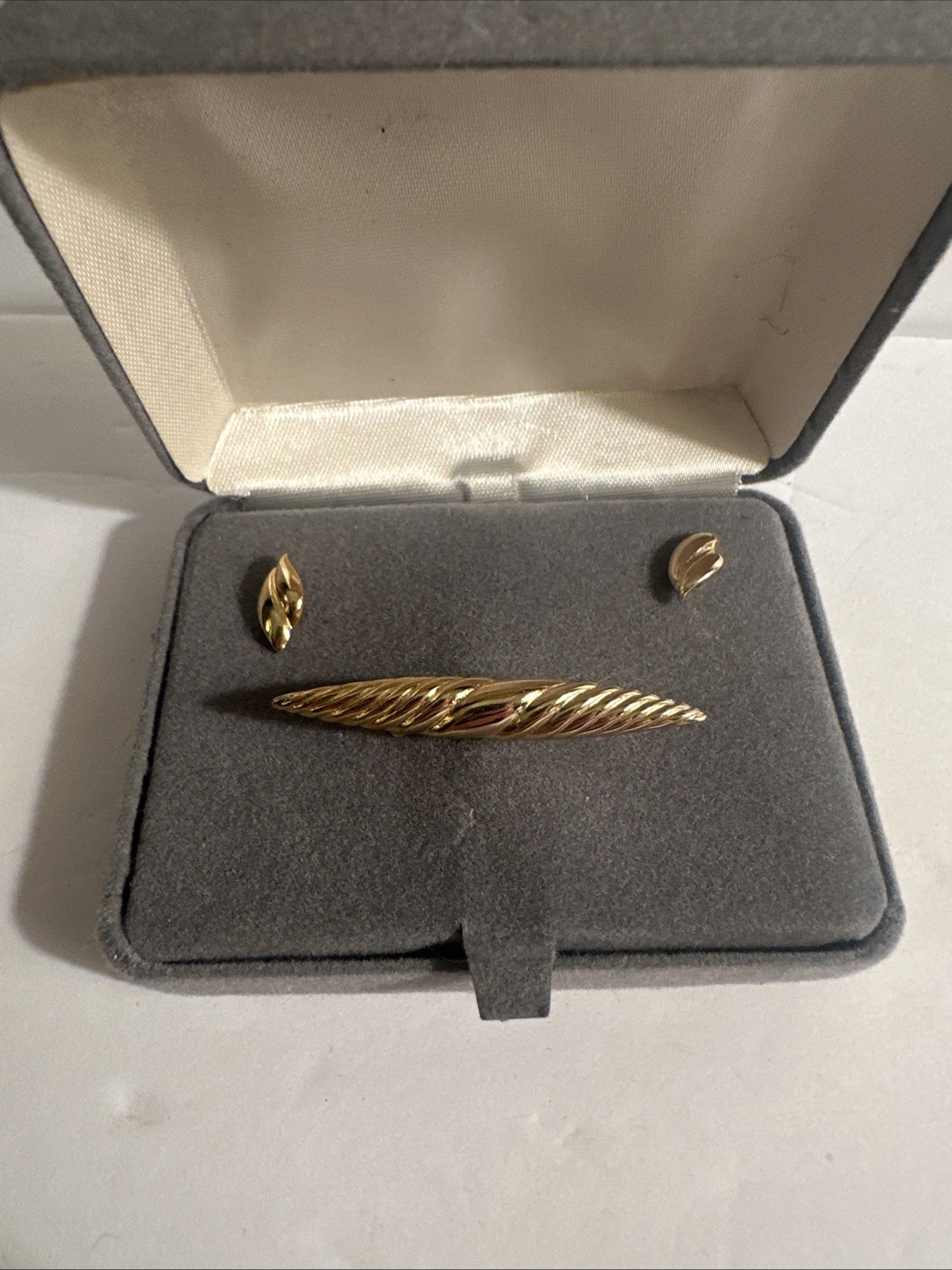 Vintage Gold Earrings And Brooch Set
