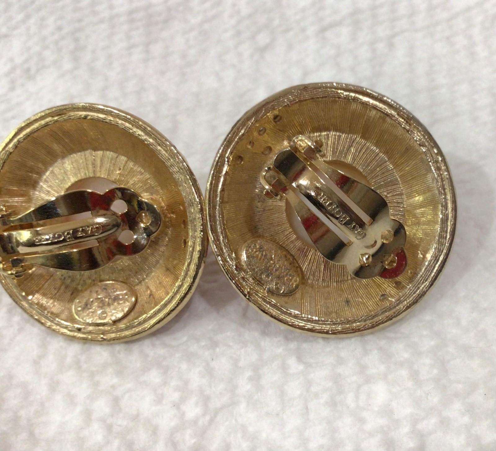 Gay Boyer Faux Pearl Red Enamel Gold Tone Clip On Earrings Vintage