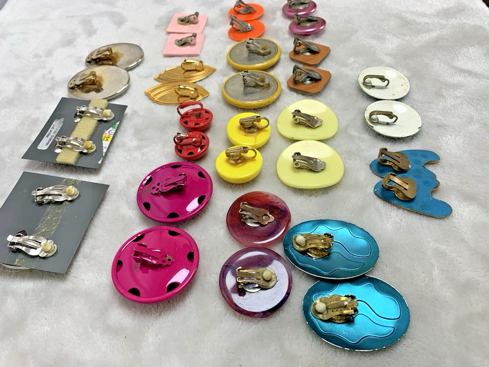 Vintage Mod Pop Art Clip-On Earrings Lot 60s 70s 80s Colorful 17pc Dauplaise