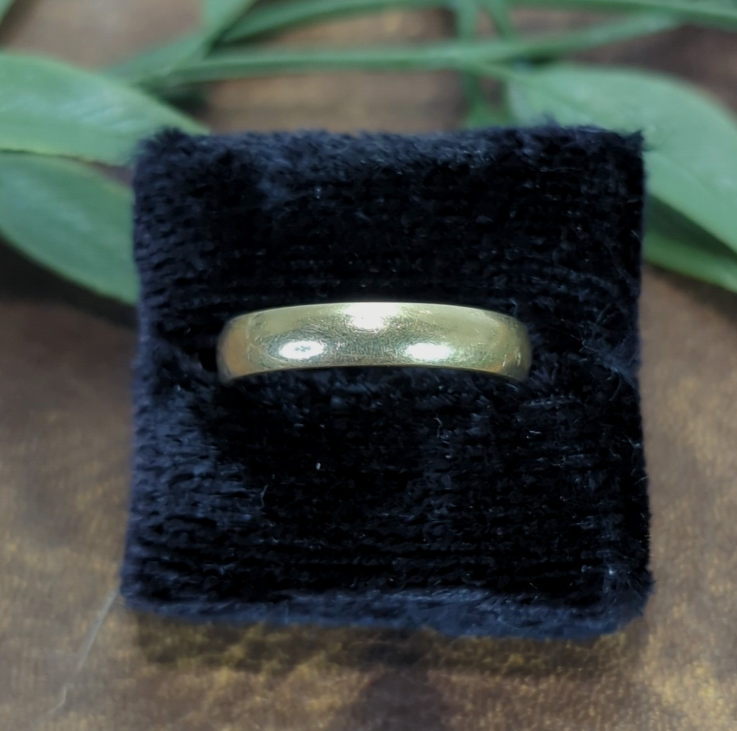 14k 2.5 grams FG Yellow Gold 1/8″ Band Wedding Ring Size: 7.5 Vintage Tested