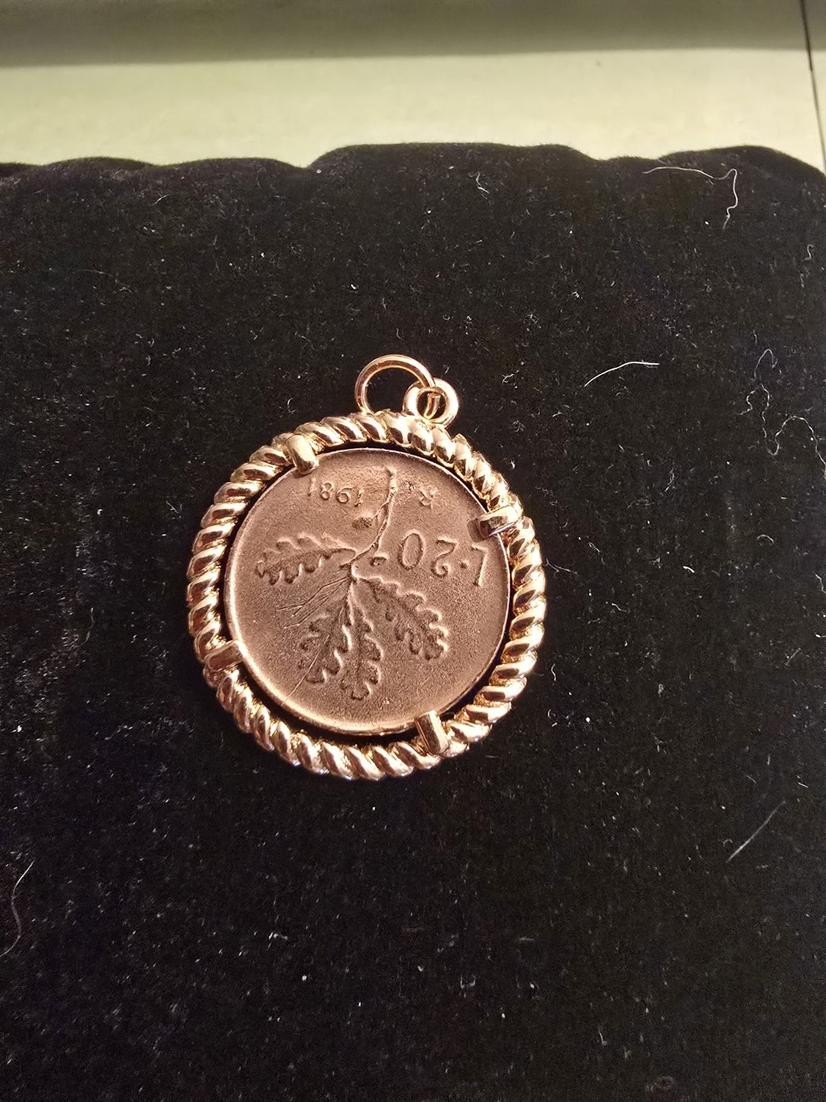 Liberty Coin Pendant Charm Rope Bezel Setting w/ Bail Yellow Gold Metal
