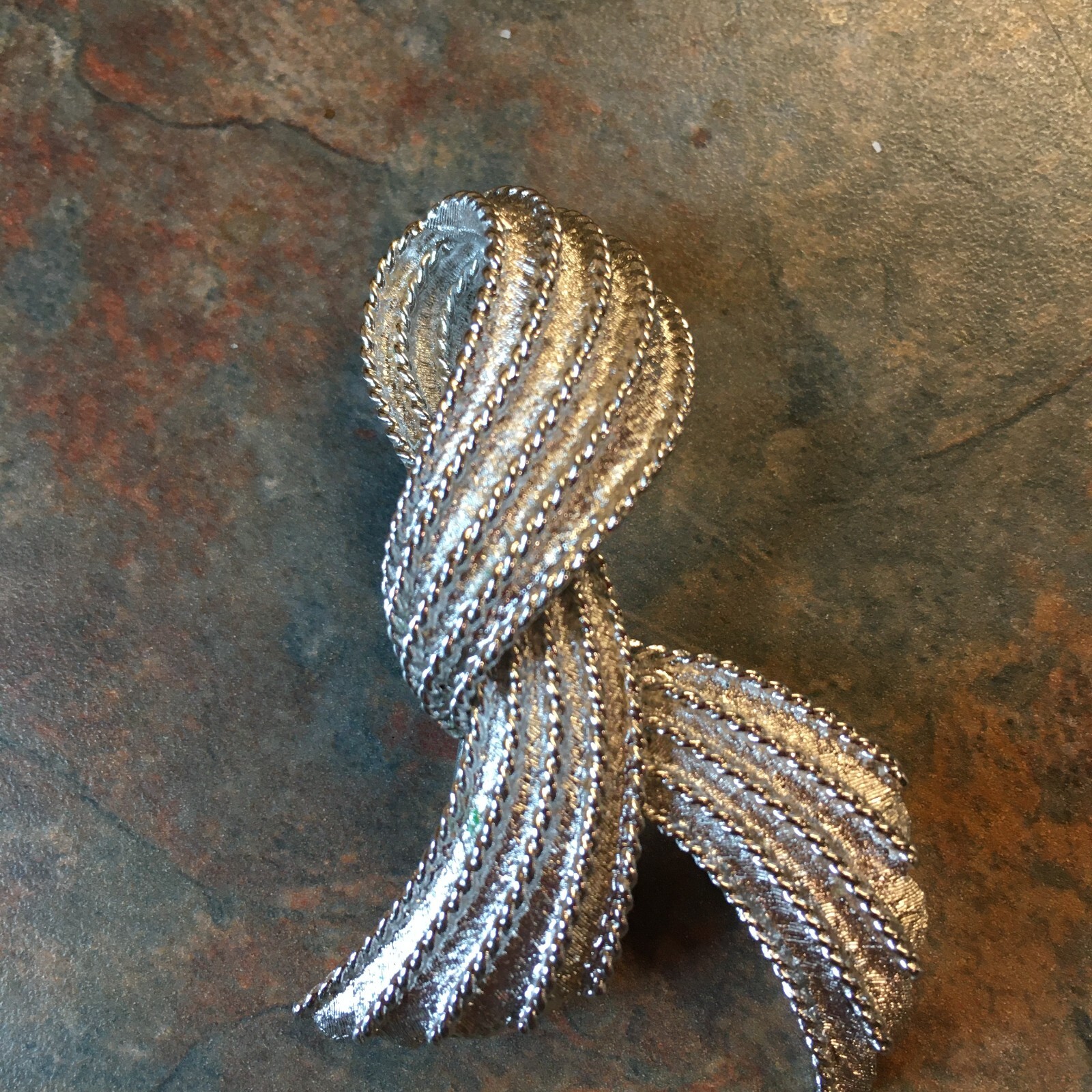 Vintage Monet Signed Twisted Swirl Ribbon Pin Brooch