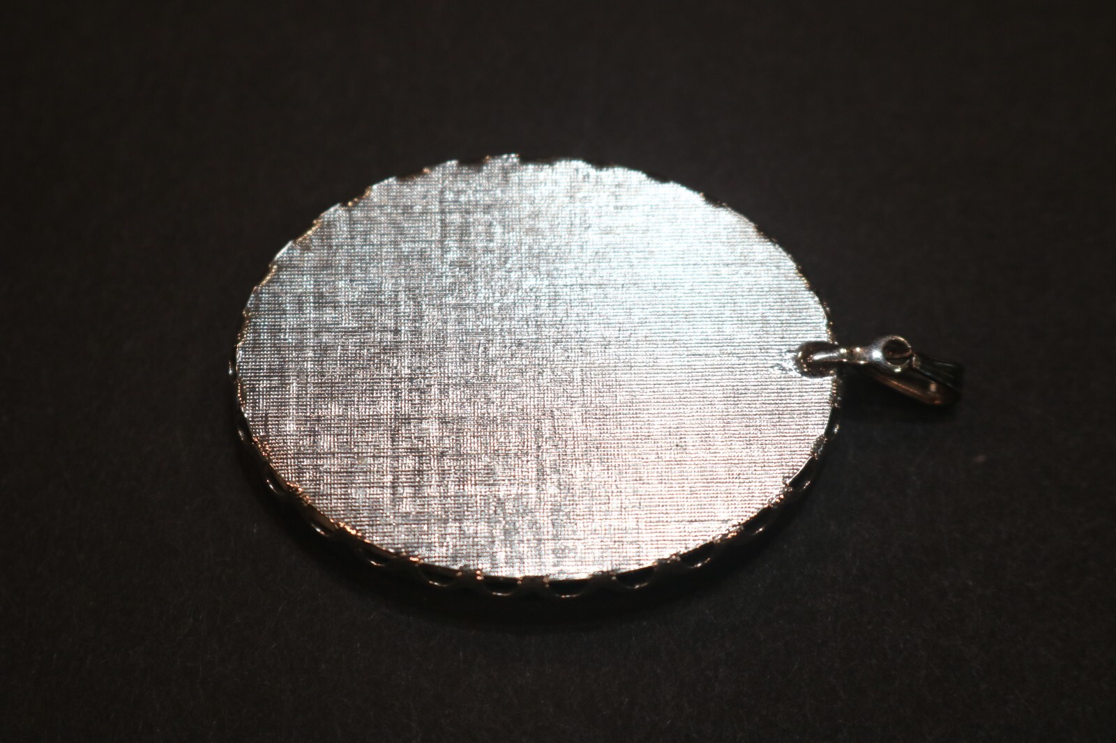 VINTAGE FLORAL PAINTED PENDANT SILVER-TONE METAL