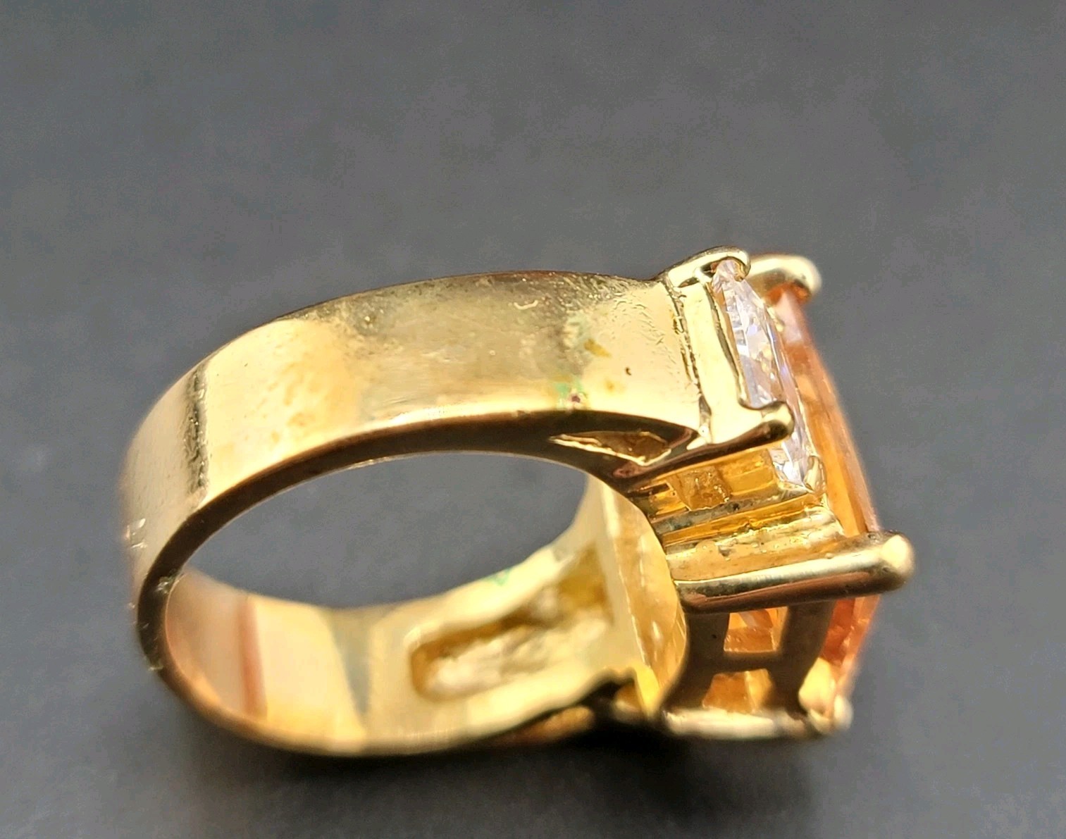 Vtg Sz 7 Ring Lg Citrine Clear Cubic Zirconia 18KGE Fashion Jewelry Glam Classy