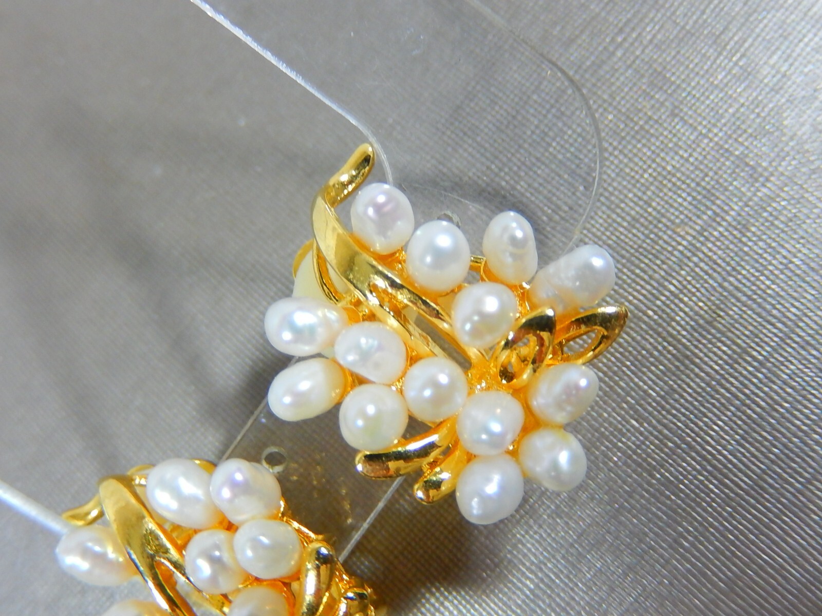 VTG 80’s CULTURED FRESH WATER BIWA PEARL CLUSTER GP FLOWER CLIP EARRINGS MINTY!