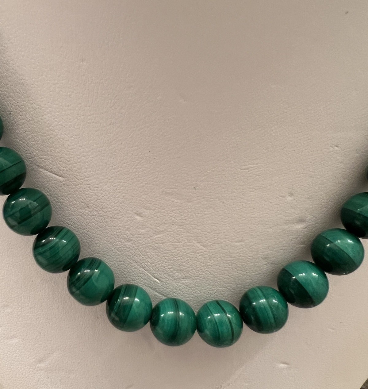Vintage Natural Malachite Green 40 Bead Necklace 10mm One Size Fish Hook Clasp