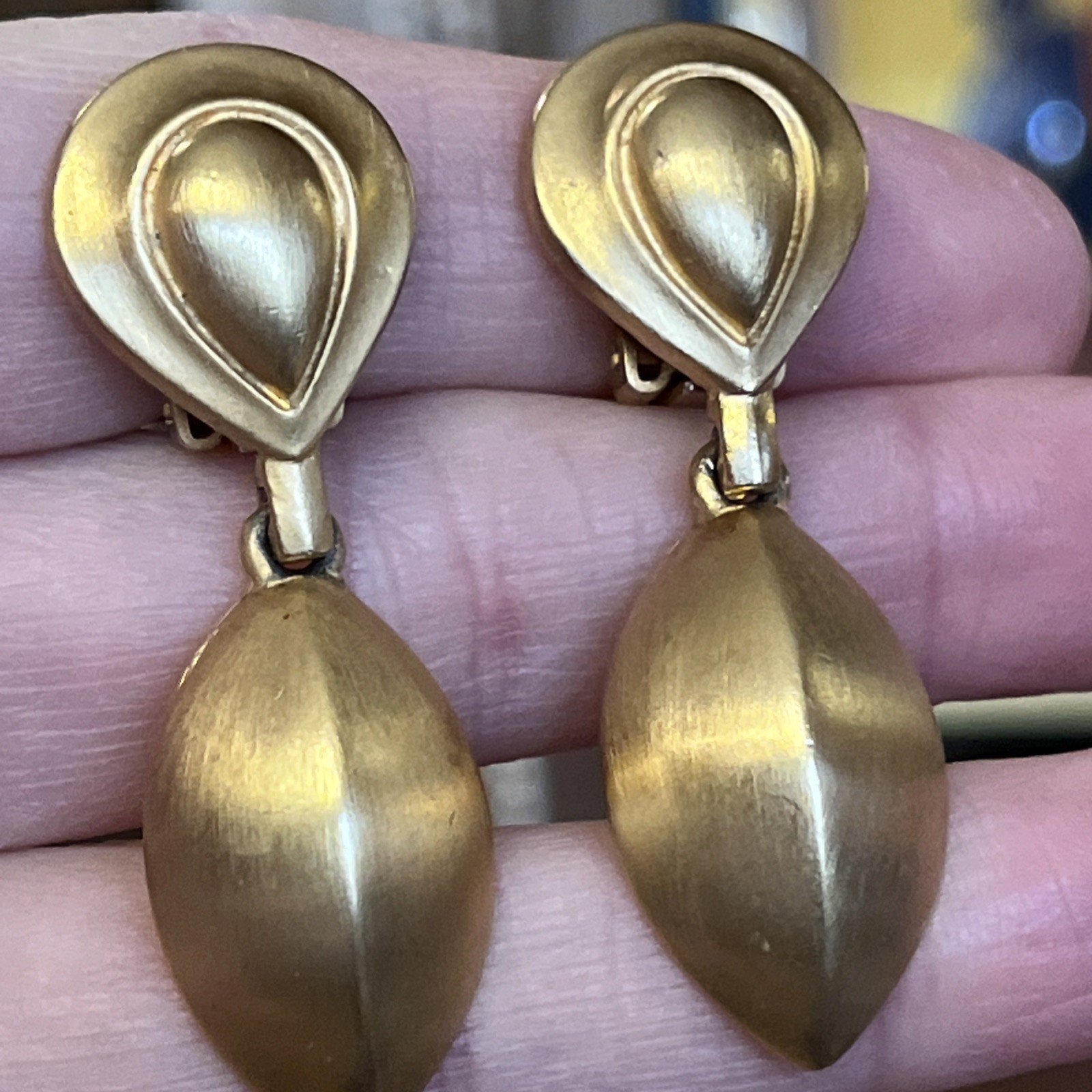Vintage XEJA Matte Gold Dangle Drop Clip On Earrings Statement Classic