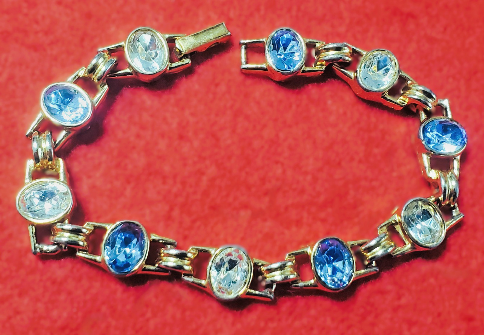 Mixed Lot 4 Pieces*Monet*Avon*Unsigned*2 Bracelets*2 Sets of Earrings