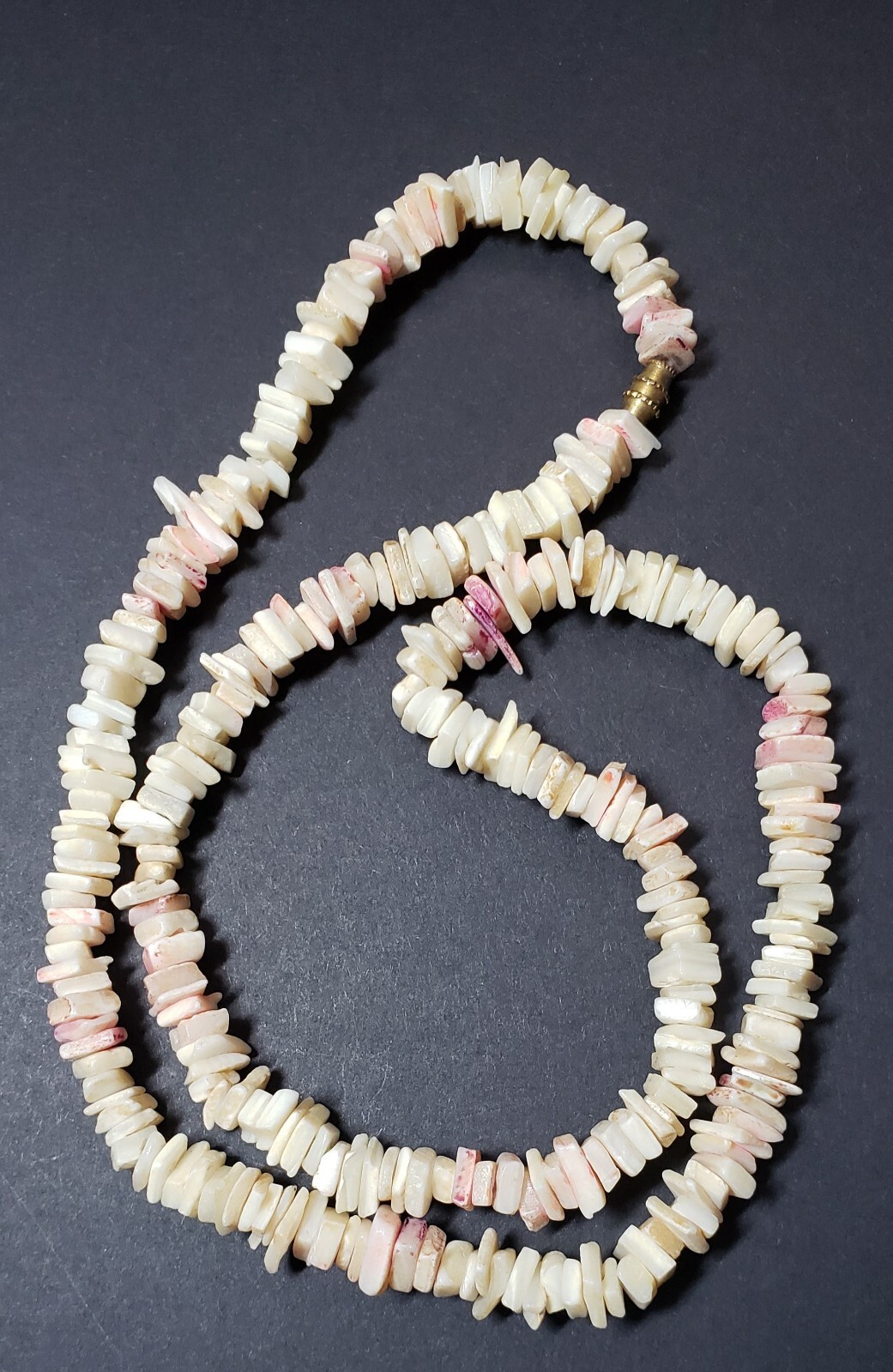 Shell Pieces Retro Necklace Cream & Pink Barrel Clasp Vintage 1970s 24 inches