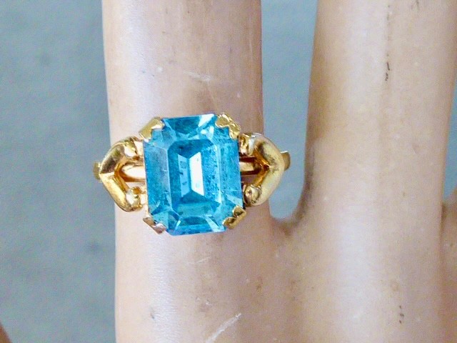 70’S NEW OLD STOCK 10K YELLOW GOLD FILLED SIMULATED AQUA RING SIZE 4.25 RING
