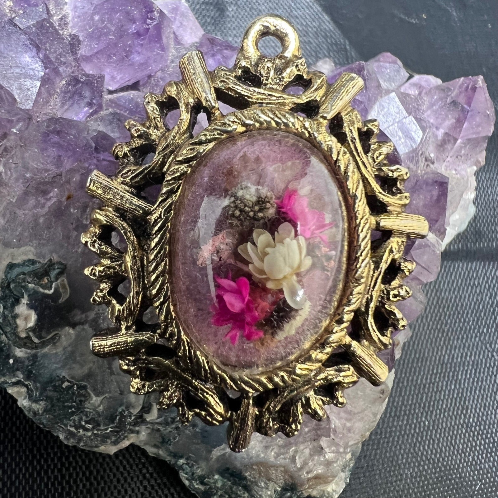 Vtg Dried Flower Pendant Handmade Signed Lucite Dome Gold Tone Victorian Gothic
