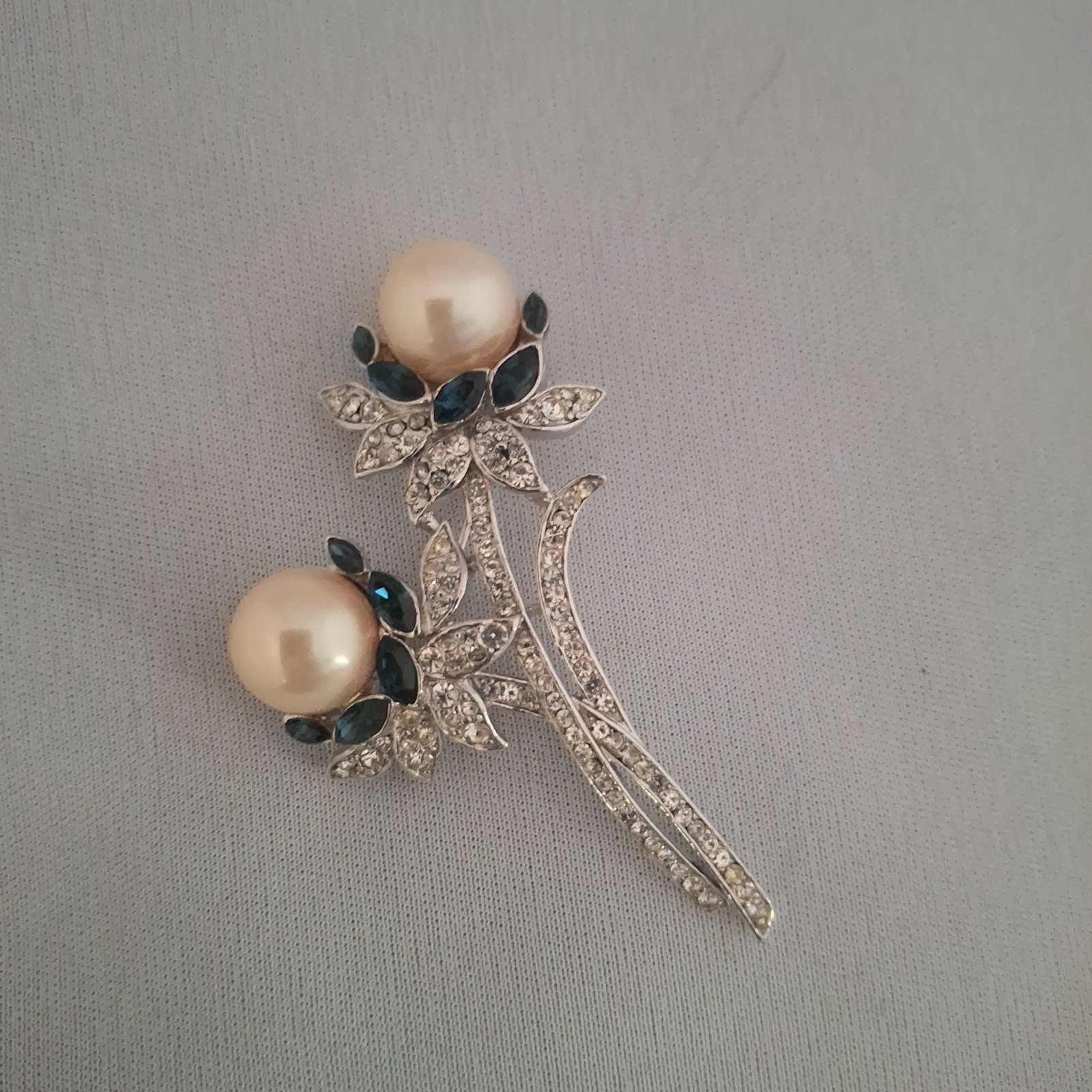 Vintage TRIFARI Silver tone Pearls Blue Crystals Flowers Pin Brooch