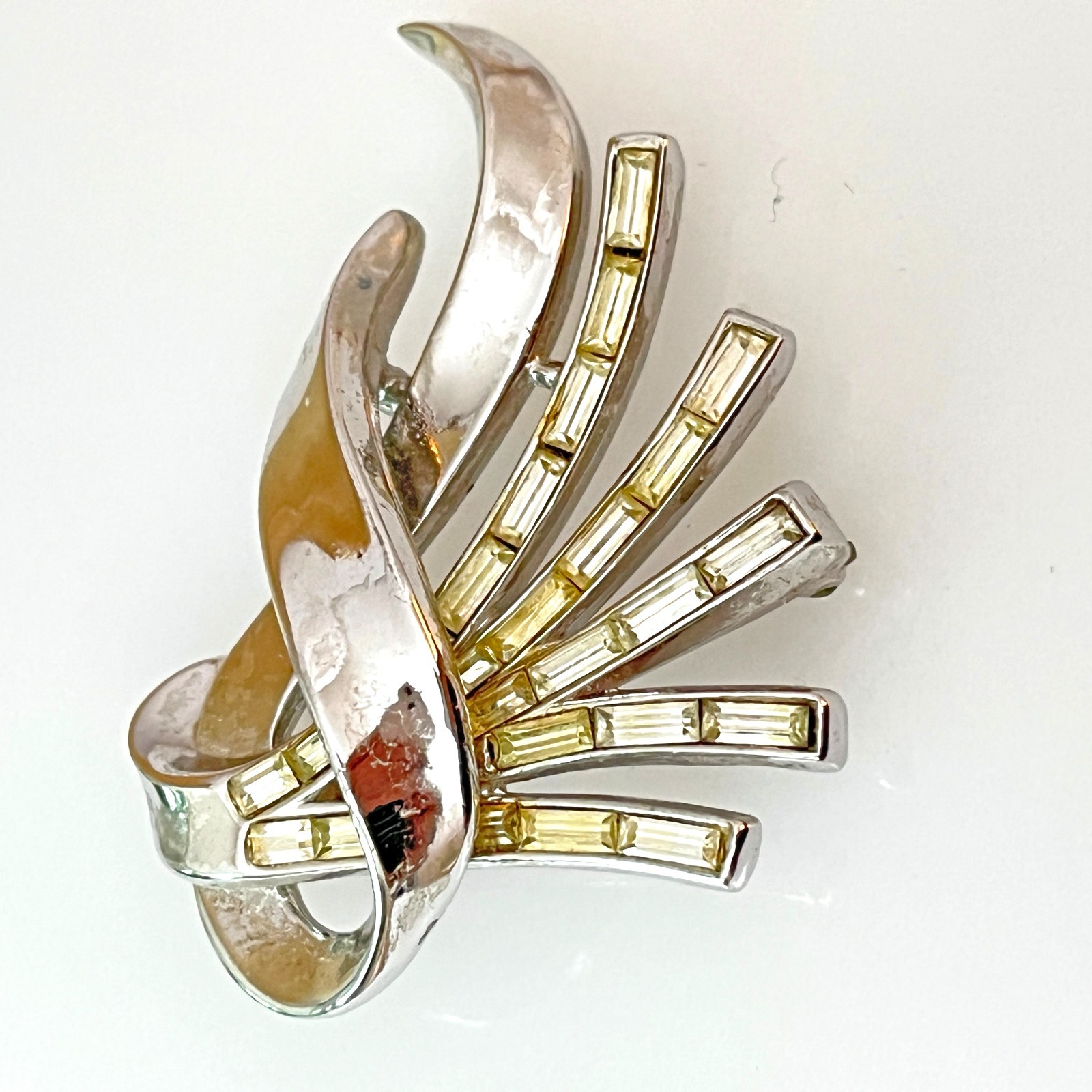 Vintage 1930s Art Deco Trifari Silver Baguette Rhinestone Brooch Pin