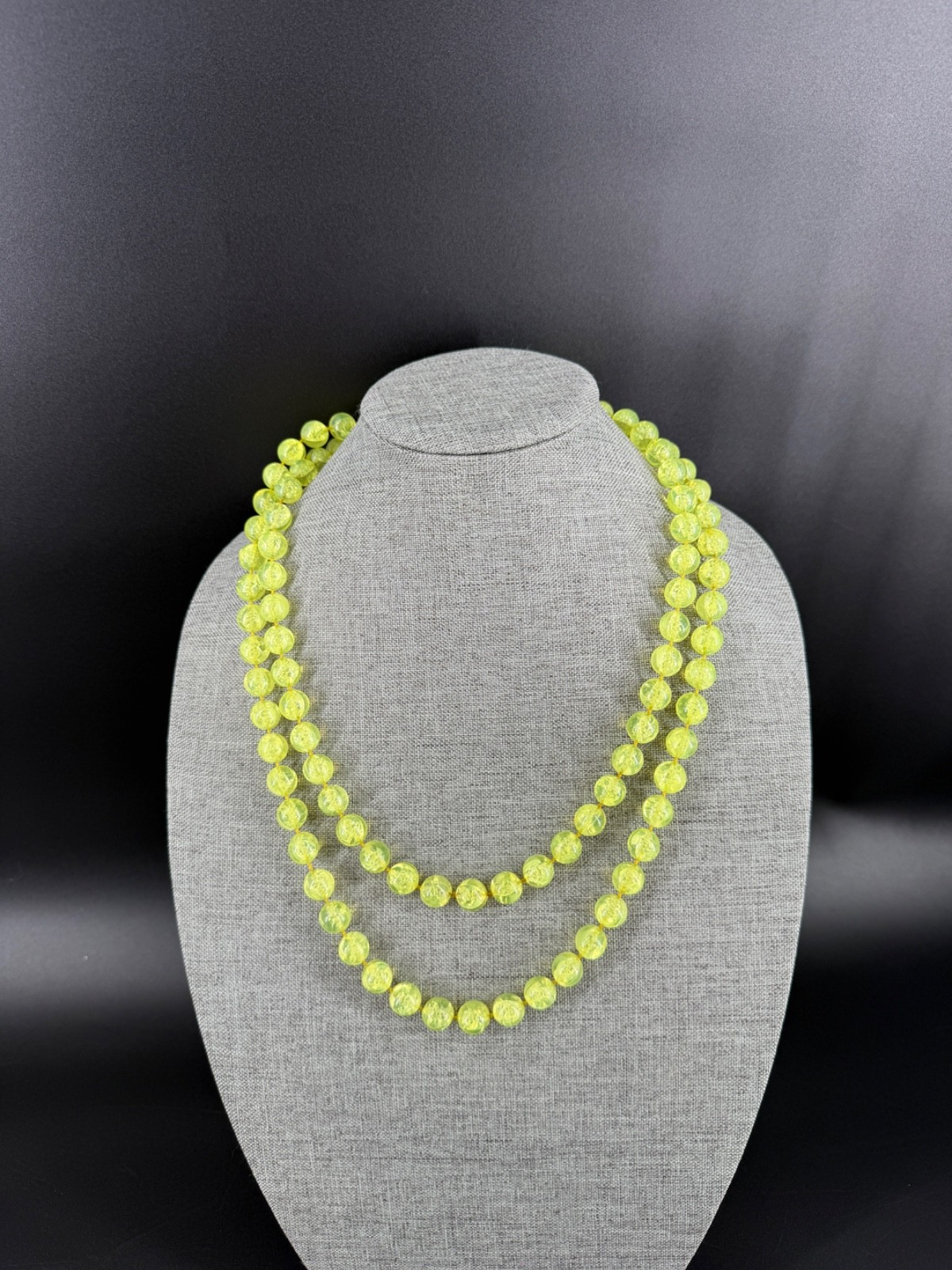 Vintage MCM Lime Green Crackle Lucite Bead Flapper Necklace 53″