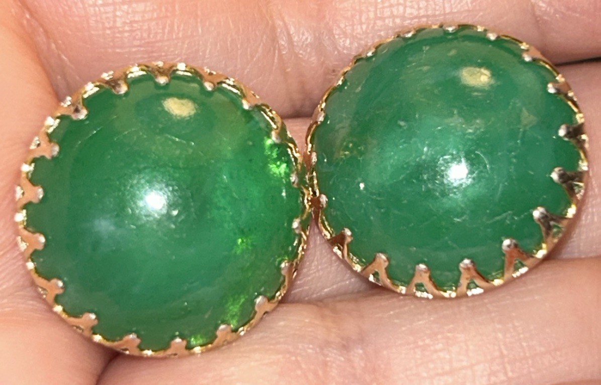 Vintage Hong Kong Green Lucite Cabochon Clip Earrings Gold Tone Faux Jade 60’s