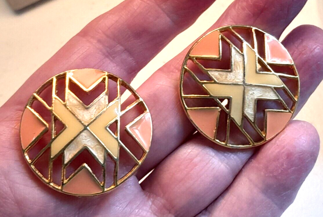 AVON 1.5″ Gold Tone Large Geometric Orange Cream Pierced Earrings VTG 1980’s
