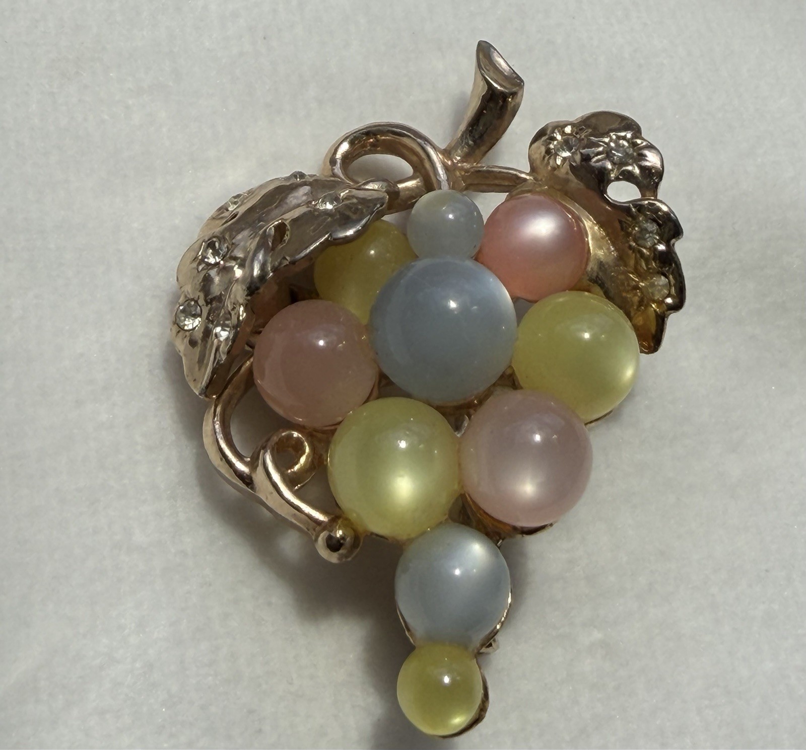 Vintage Moonglow Lucite Grape Cluster Brooch Pastel Colors Gold Tone