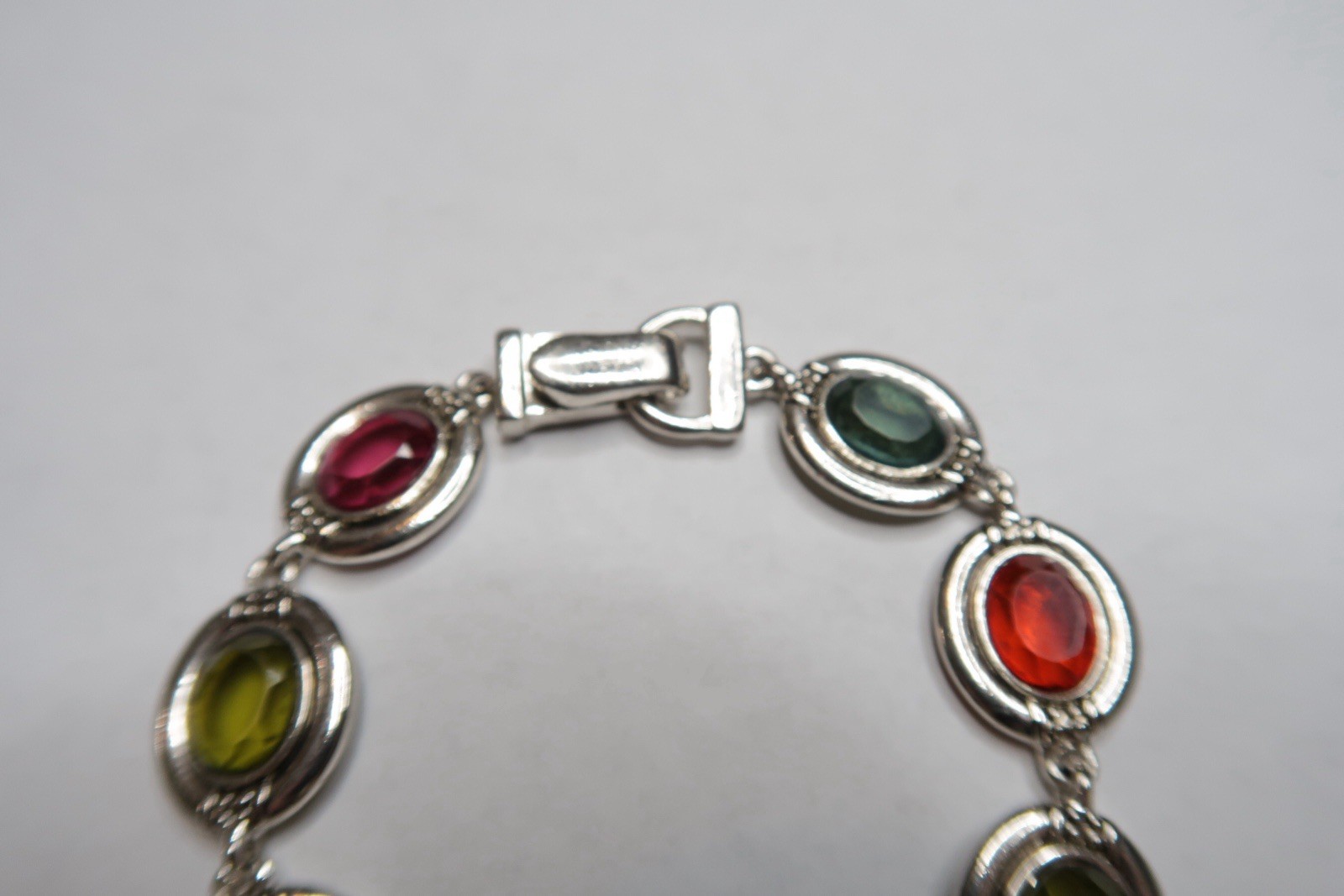 Vintage Beautiful Silver Tone Multi-Colored Crystal Link Magnetic Clasp Bracelet