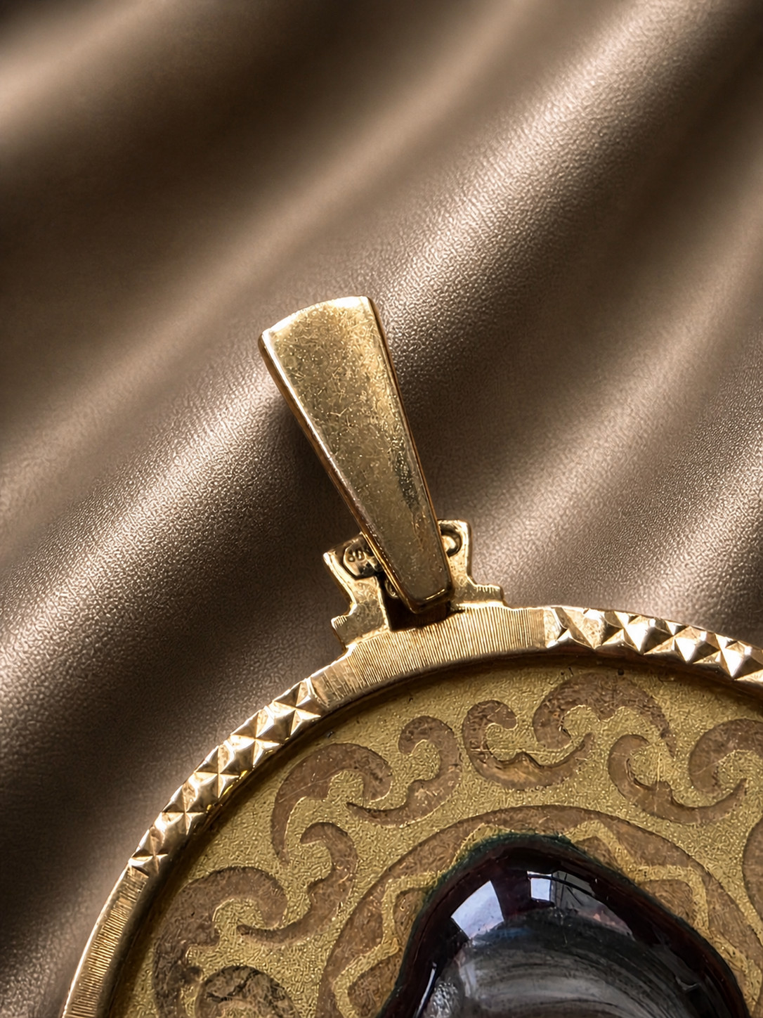 Antique 18K Gold Enamel Virgin Mary Medal Art Deco 1930 Religious Pendant Rare