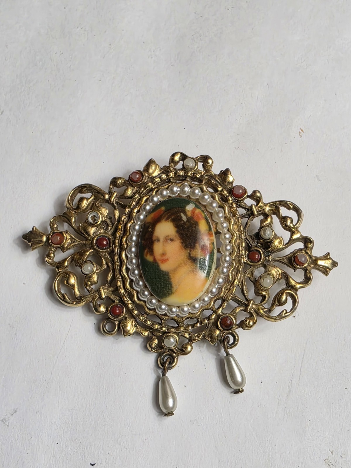 Vintage ART brand Victorian style lady portrait Brooch pin faux pearls gold tone