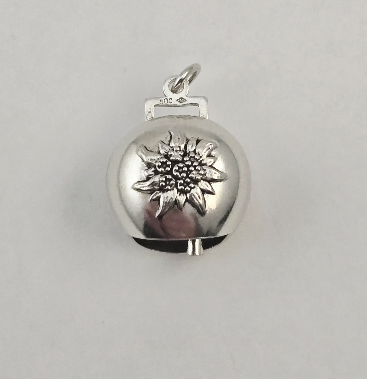 Vintage 800 Silver Edelweiss Cow Bell Swiss Antique Charm Pendant – 3.1g