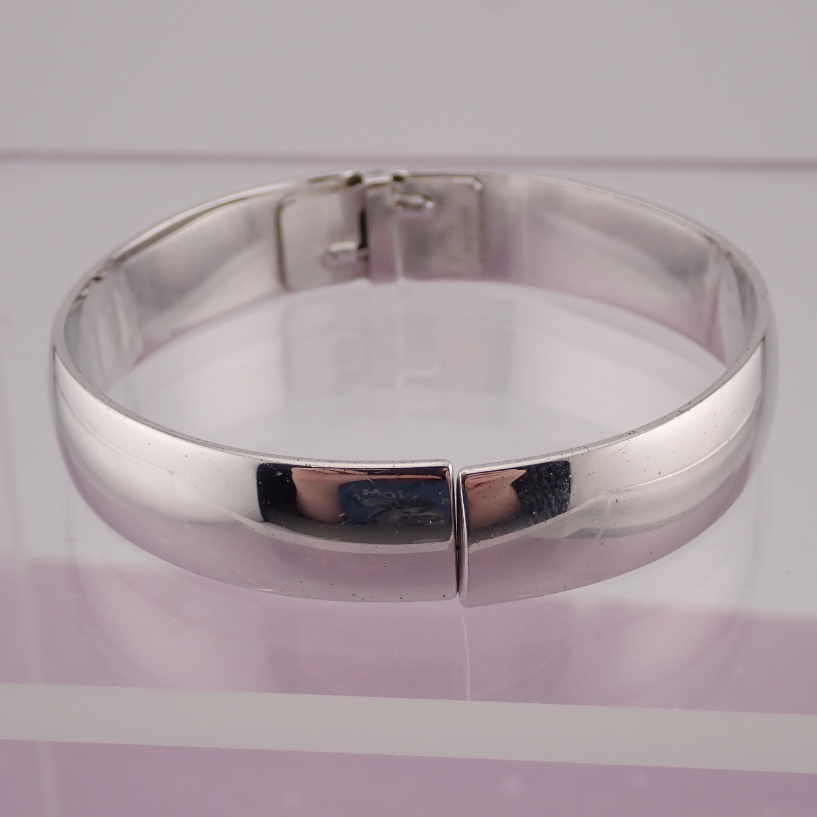 Vintage Shiny Monet Silver Tone 6 1/2″ Hinged Tension 10mm Bangle Bracelet