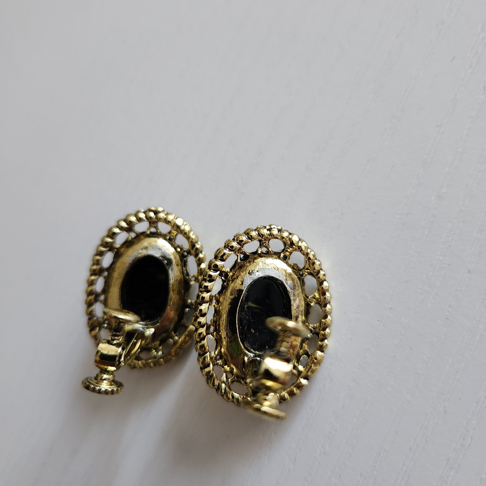 Vintage 50s Gold Tone Chain w/ Black Glass Cameo Pendant/ Brooch & Earrings Set