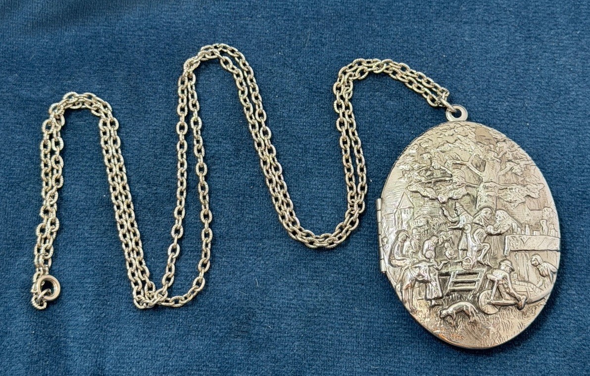 Vintage Large Oval Pastoral Scene Locket Pendant Necklace 30” Chain Silver Tone