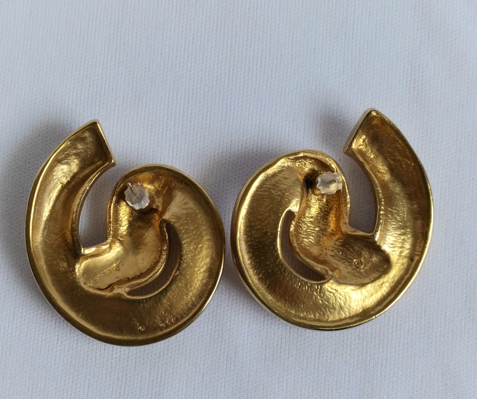 Vintage Round Swirl Ribbon Brushed Gold Tone Statement Earrings Pierced Ears