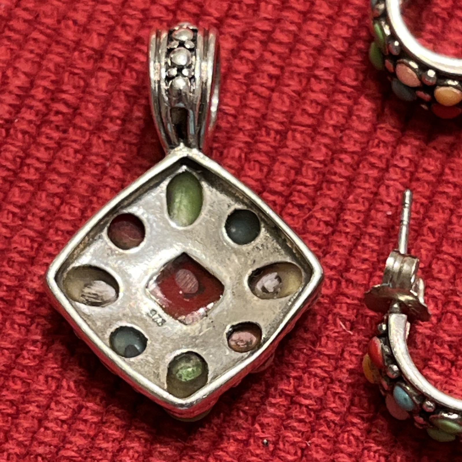 925 SILVER EARRINGS AND MATCHING PENDANT WITH GEMSTONES 9 GRAMS