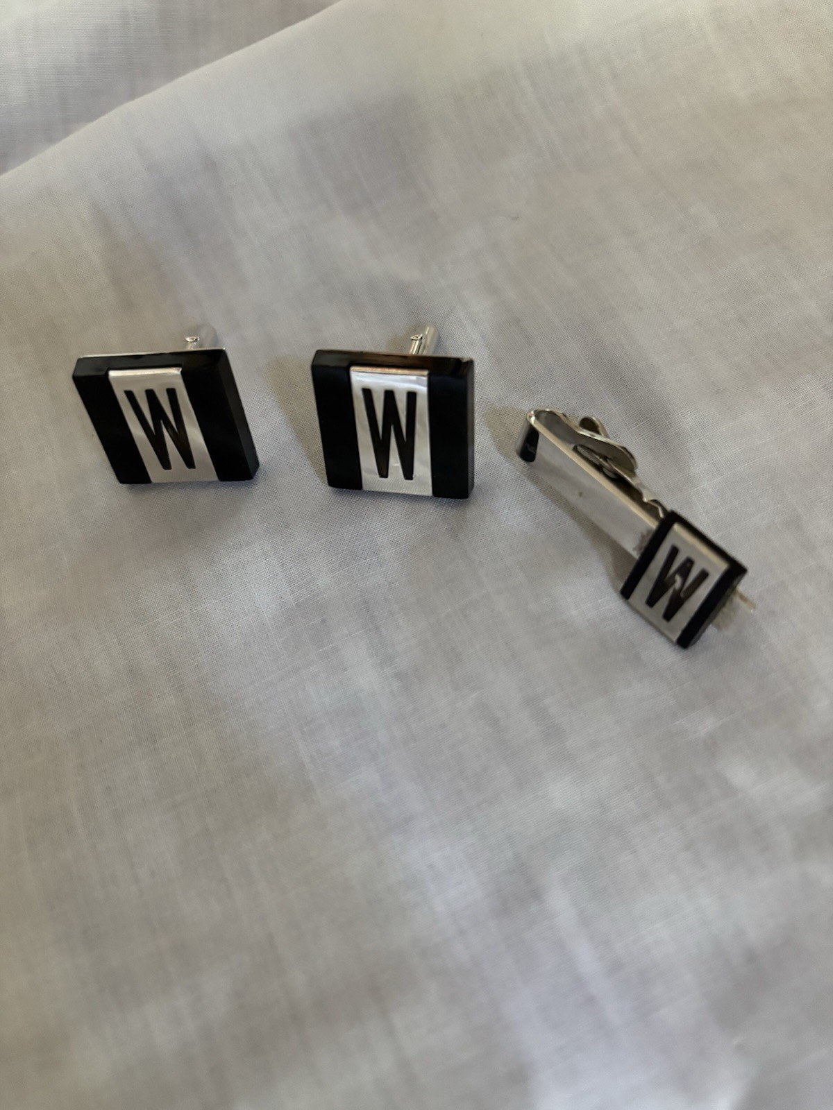 Vintage SWANK Cuff Links Tie Clip “W” Set Initial Silvertone Black Signed