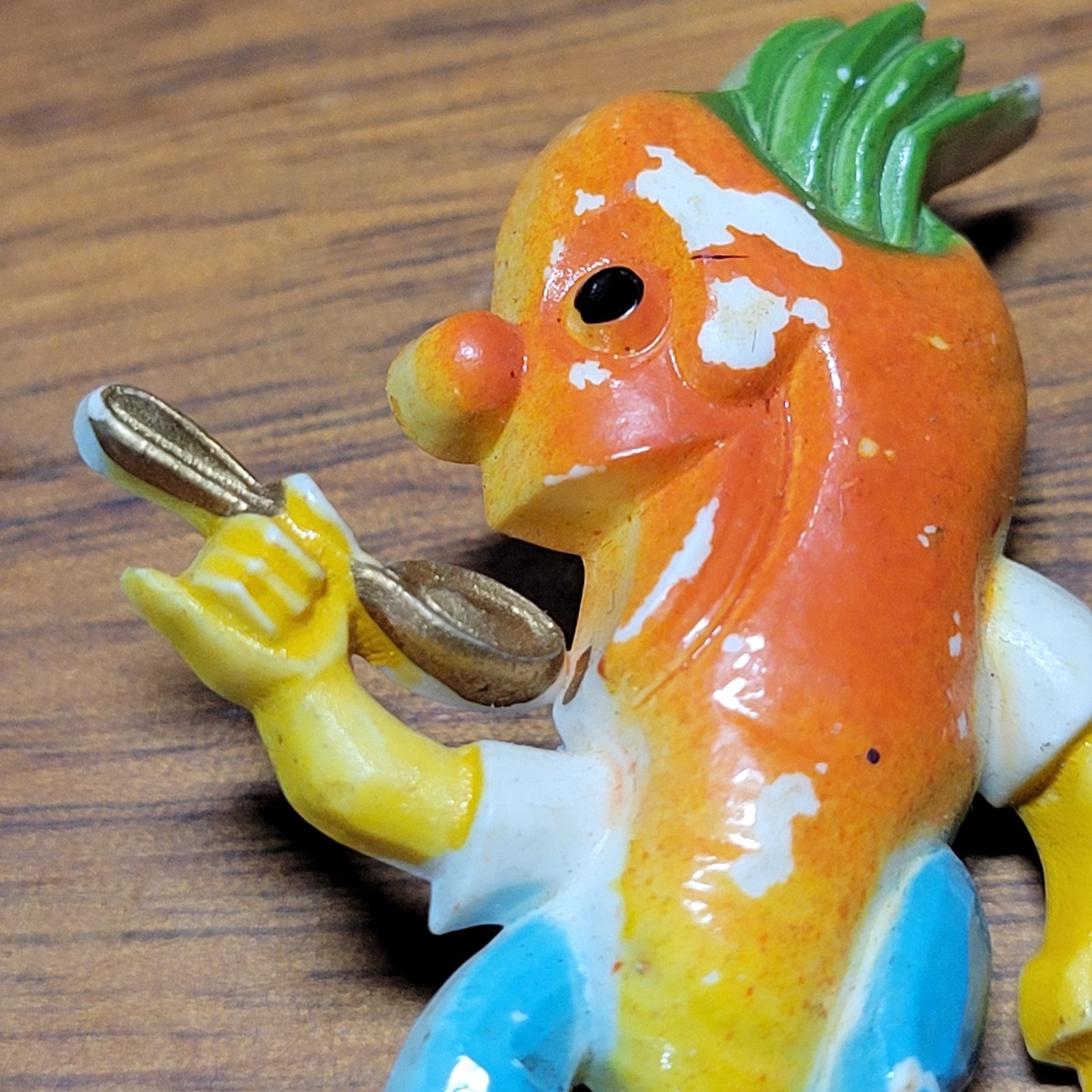 Vintage Anthropomorphic Carrot Celluloid Novelty Pin Plastic Funny Brooch 30’s
