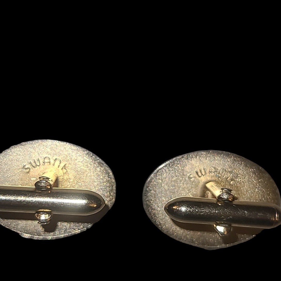 Vintage Swank Gold Tone Oval Disc With Leaf Classic Men’s Cufflinks