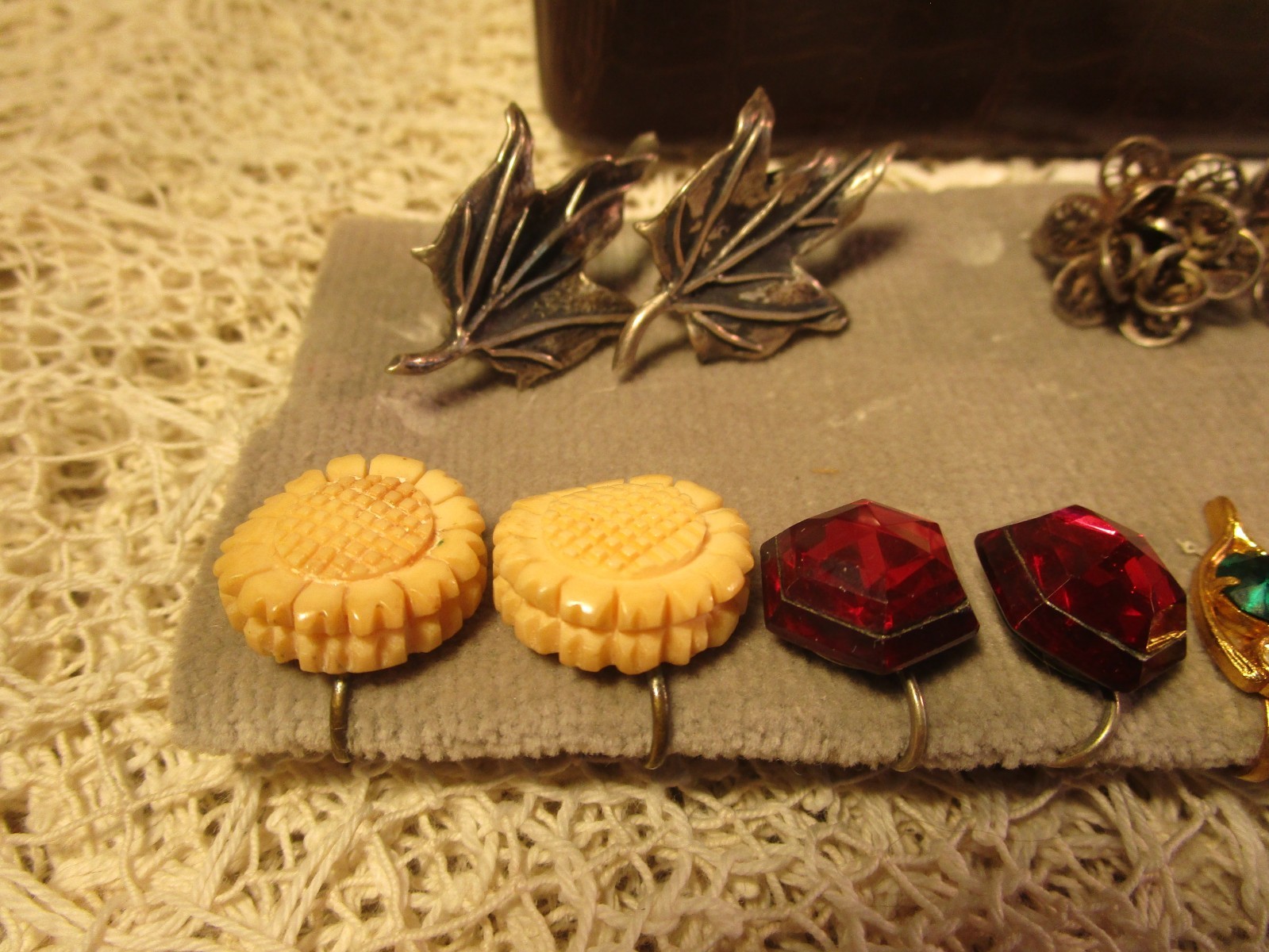 ANT. 16 PR. SCREWBACK EARRINGS 6 STERLING + JEWELRY BOX