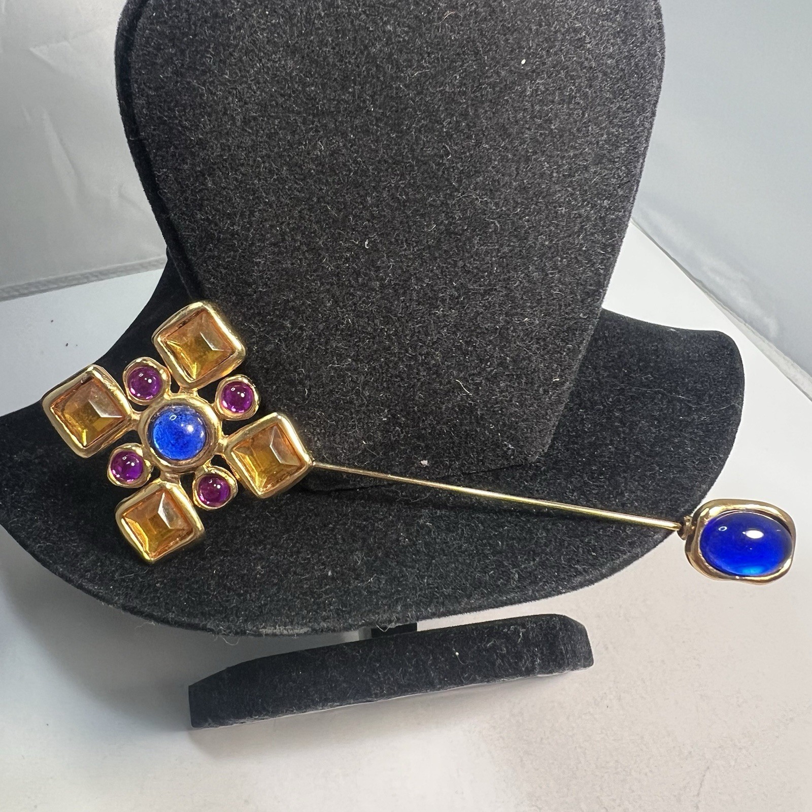 Beautiful RARE Multi Color Gripoix Cab Mogul Maltese Cross Jabot Stick Lapel Pin