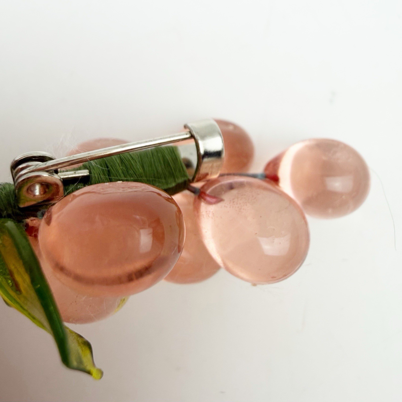 Vtg 90s Avon Italy Peach Pink Grape Lucite Cluster Pin Brooch Jewelry Box New