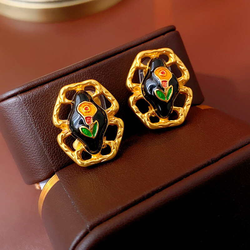 Vintage to Mod Estate Costume Women Jewelry Boho Style Dangle Drop Earrings