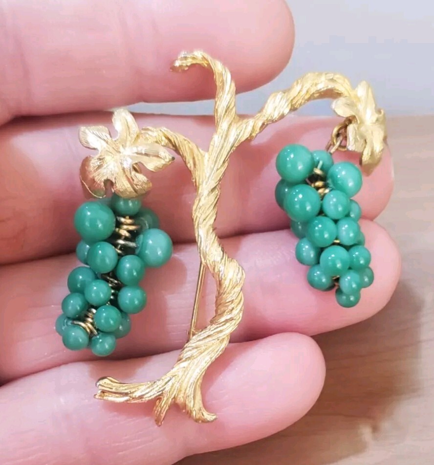 Vintage Marvella Green Jade Grape Cluster Dangle Brooch Pin