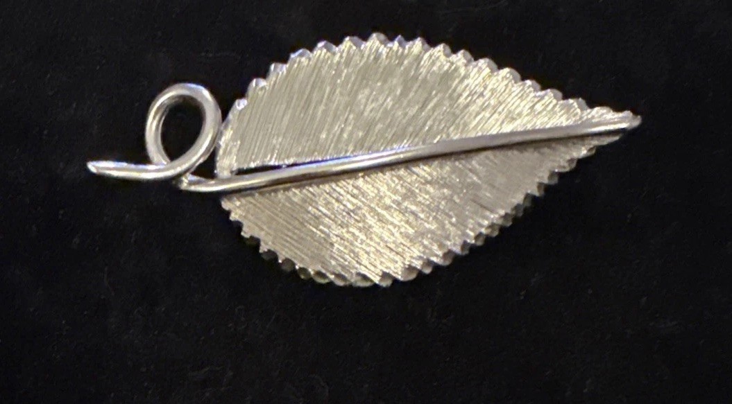 Vintage Silver Tone Leaf Brooch Pin Brushed Textured Swirl Stem 3” Nature