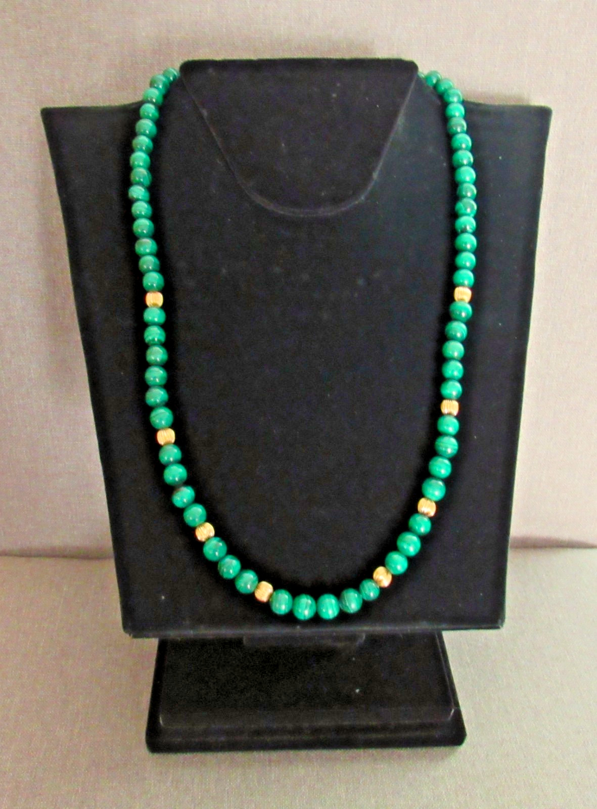 Vintage Chinese Export Malachite & Gold Wash Silver Clasp & fluted beads 27.5 in