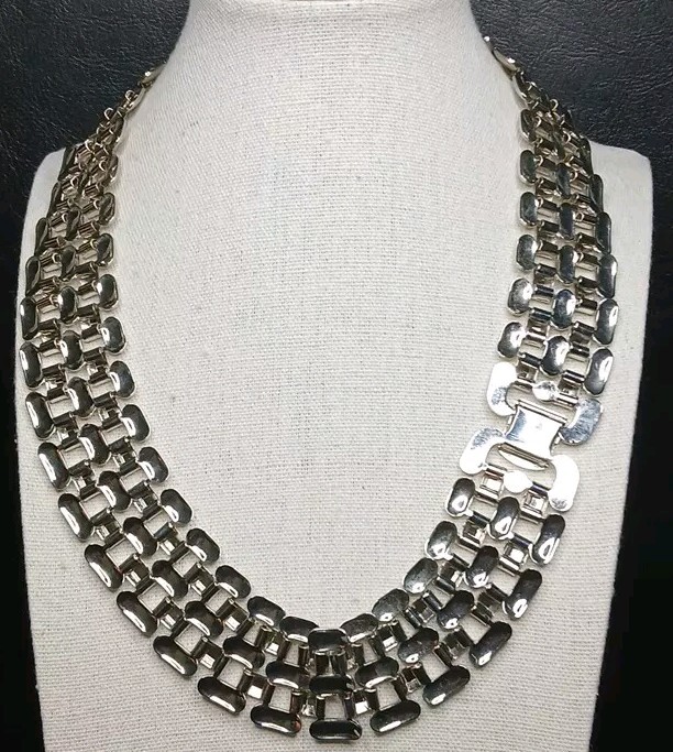 Vintage Popcorn Chain Necklace Silver Tone. 11-981