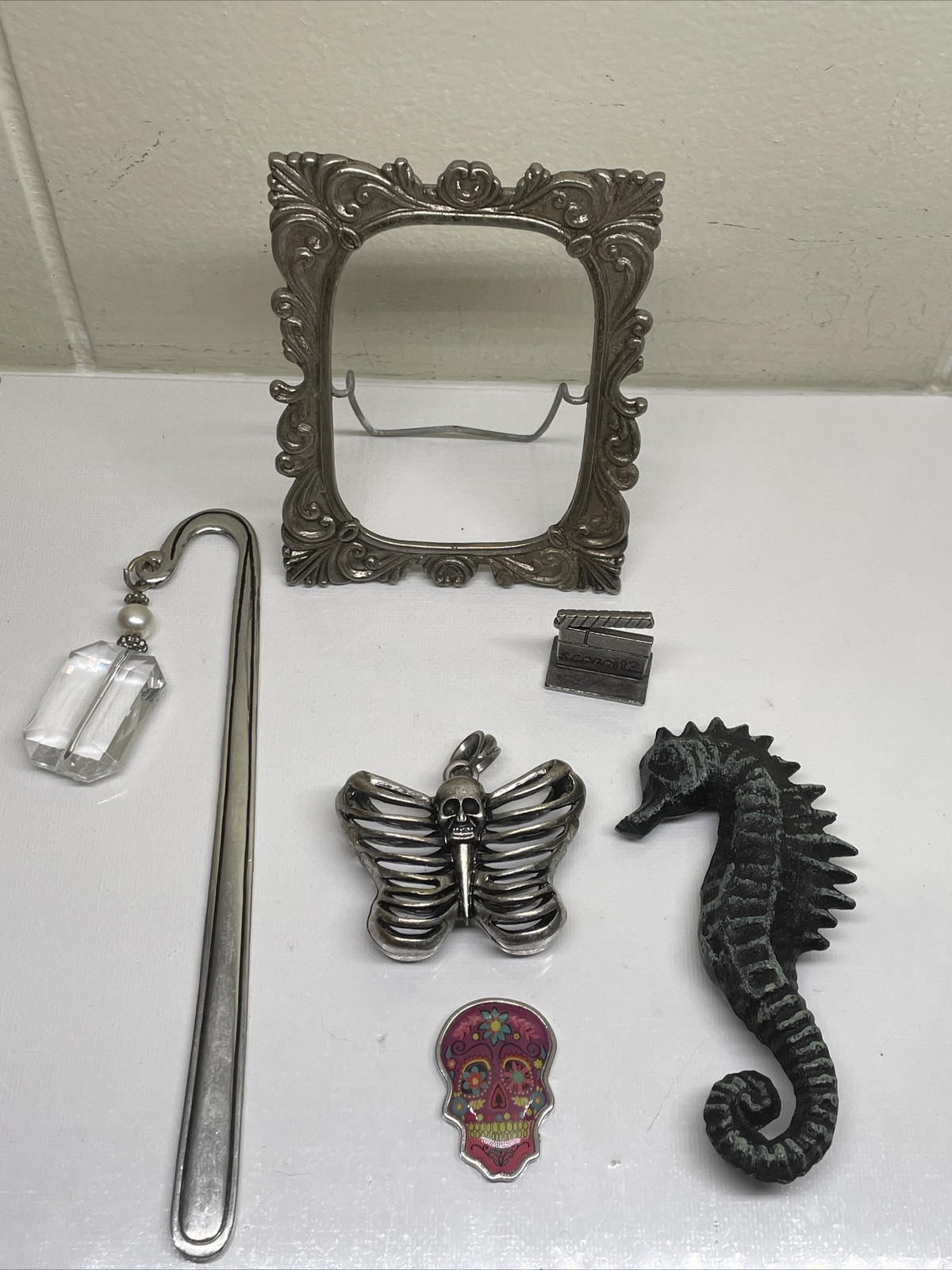 Lot of Metal Decorative Jewelry Assorted Items Seahorse Butterfly Photo H. 6 Pcs