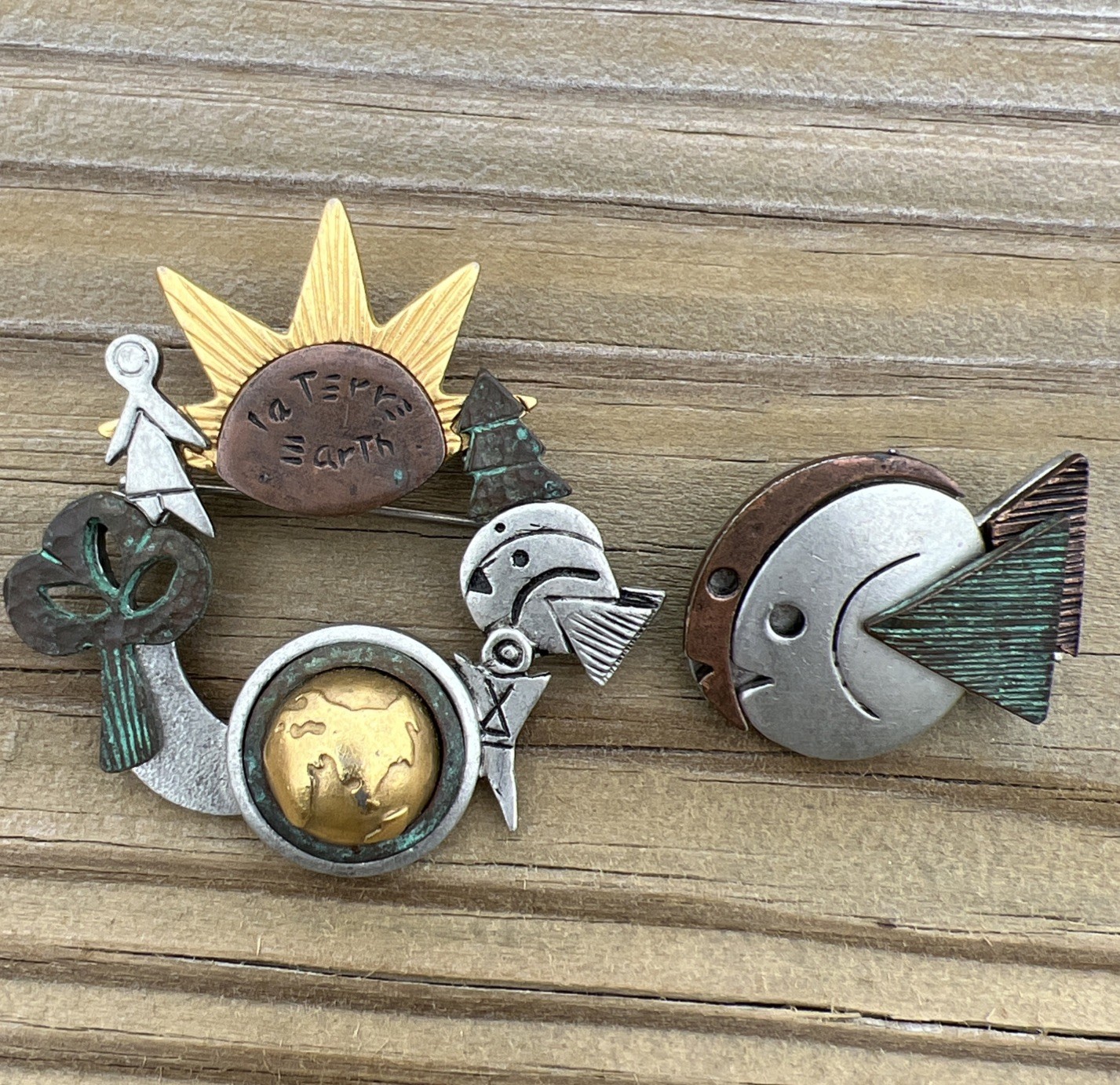 VTG Liz Claiborne LCI Mixed Metal Mother Earth Fish Brooch Pin Lot Of 2