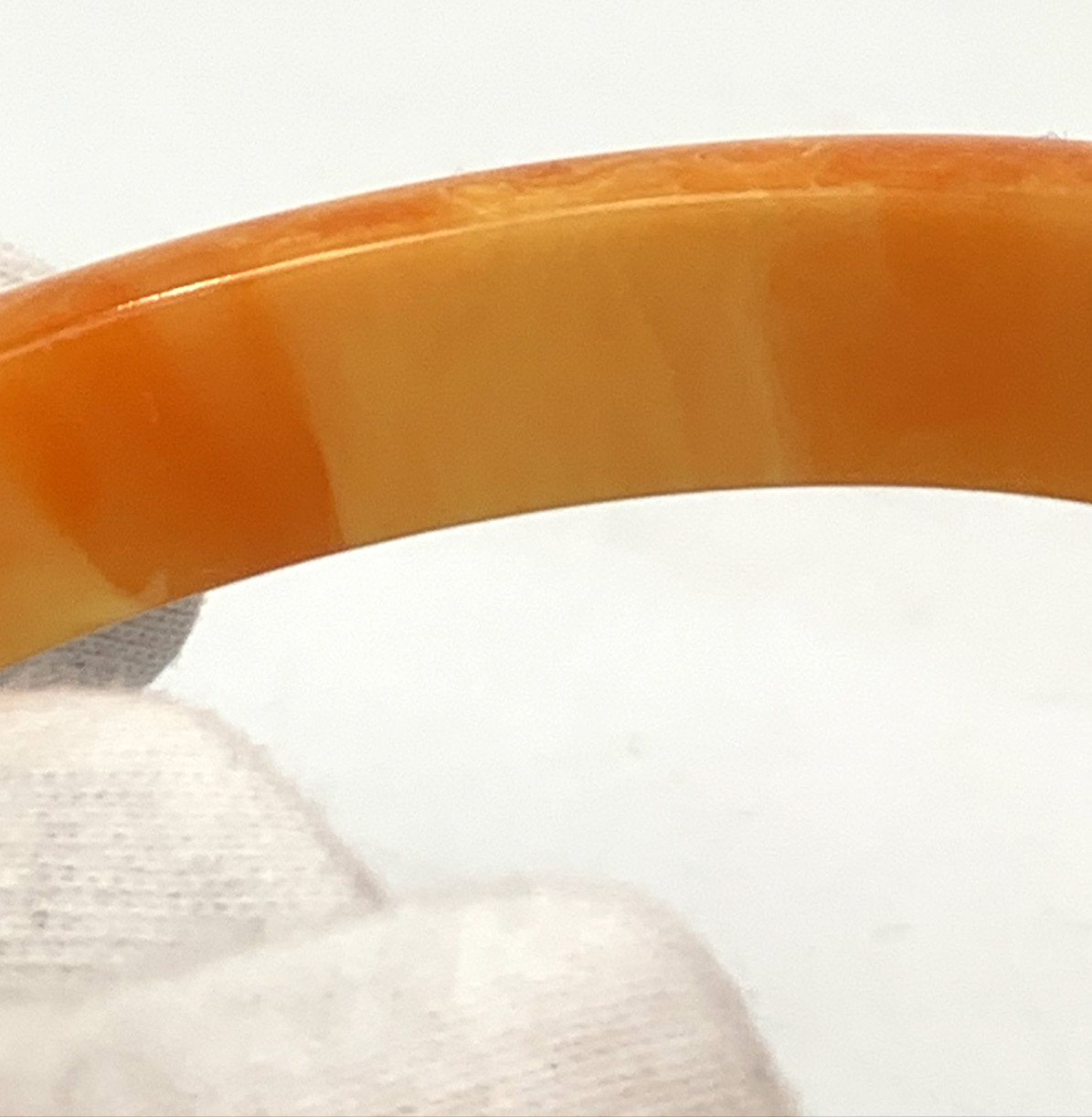 Vintage 12 mm Wide BAKELITE Bangle Bracelet Orange Marbled 29.3g 8″ IC