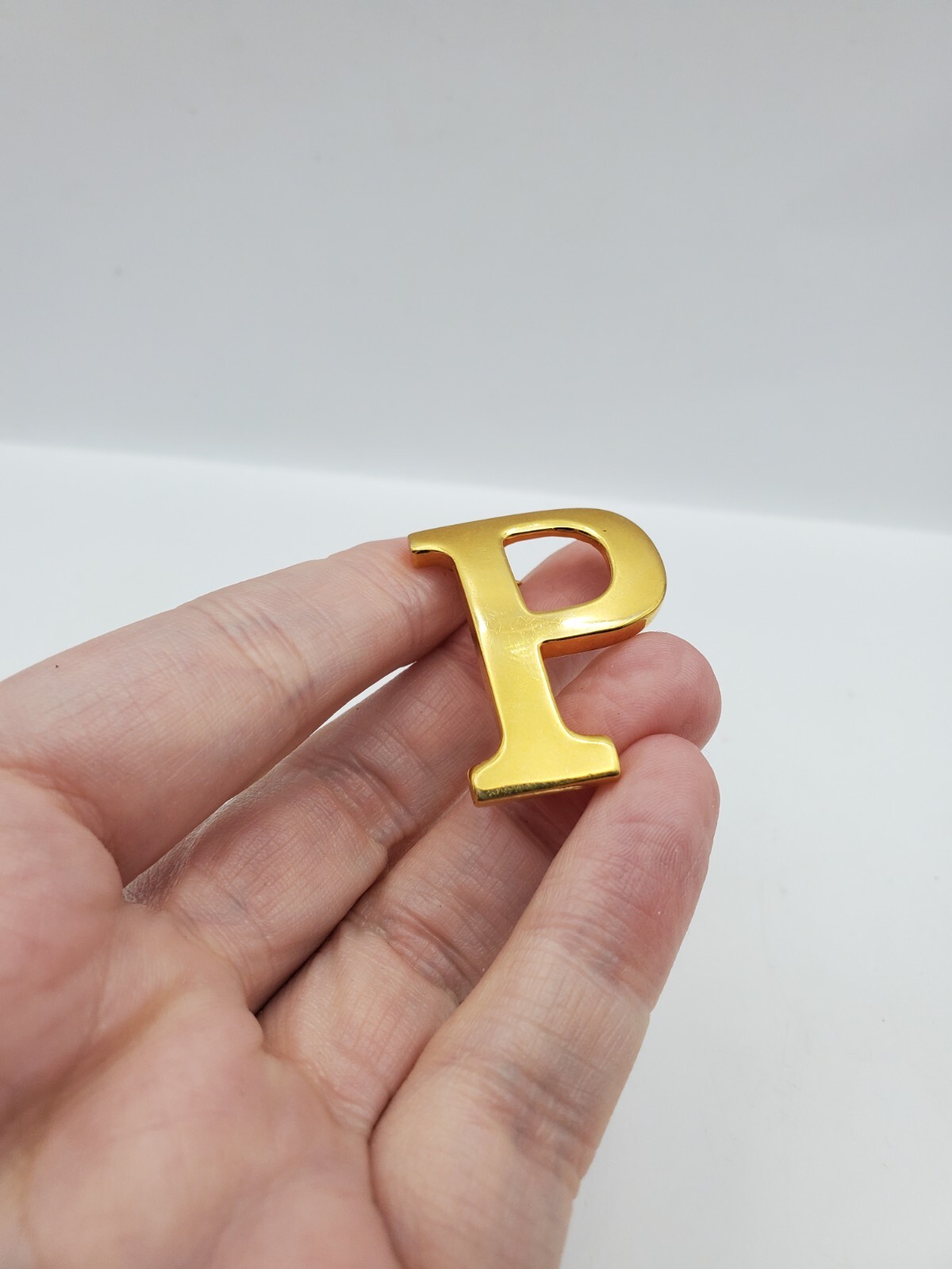 Vintage Anne Klein Signed Gold Tone Initial Letter P Brooch Monogram 1.325″